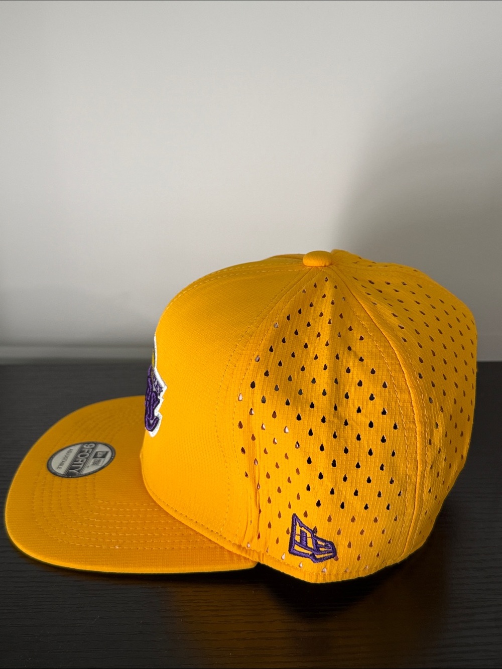 Los Angeles Lakers Gold New Era 9FORTY Adjustable Hat NBA Snapback Performance - Picture 2 of 6